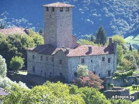 Castle Castello dei Suardo