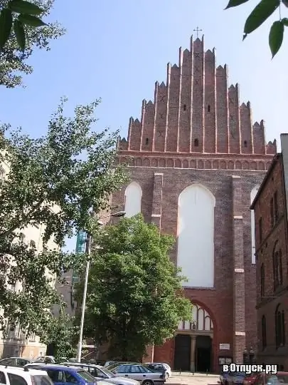 Église de St. Stanislav, Dorothée et Venceslas