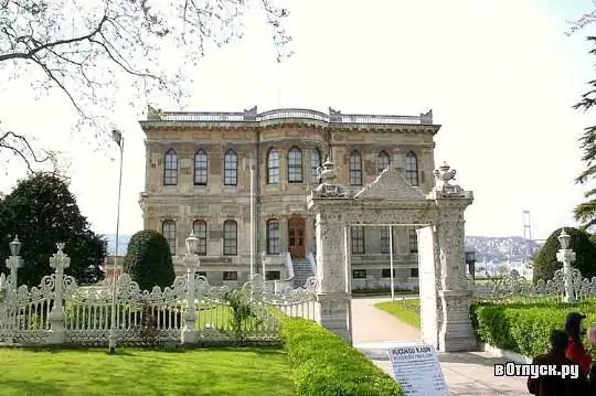 Palatul Kucuksu Kasra