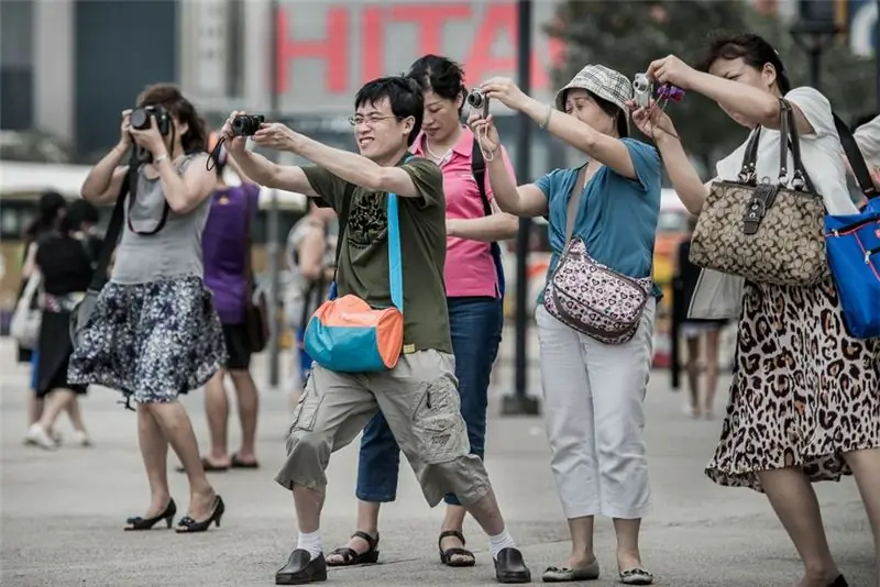 photo: Chinese tourists in Russia