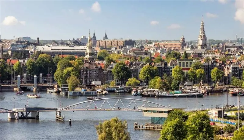 duab: Yuav siv nyiaj ntau npaum li cas mus rau Amsterdam