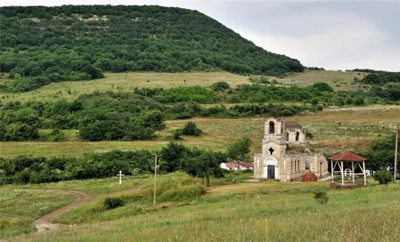 Tempat yang tidak biasa di Crimea Tempat yang tidak biasa di Crimea