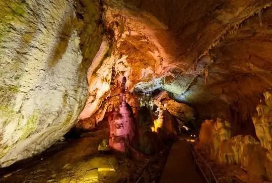 Cueva de mármol