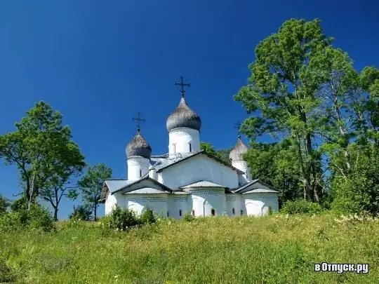 Gereja Triniti Suci di Domozhyrka