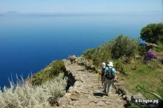 Alicudi adası